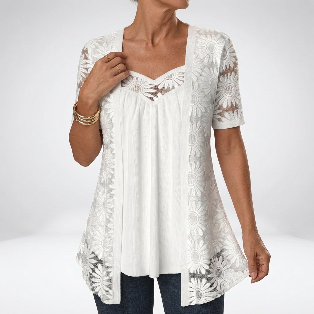 Prudence™ — Witte blouse met kant en korte mouwen: vrouwelijke elegantie