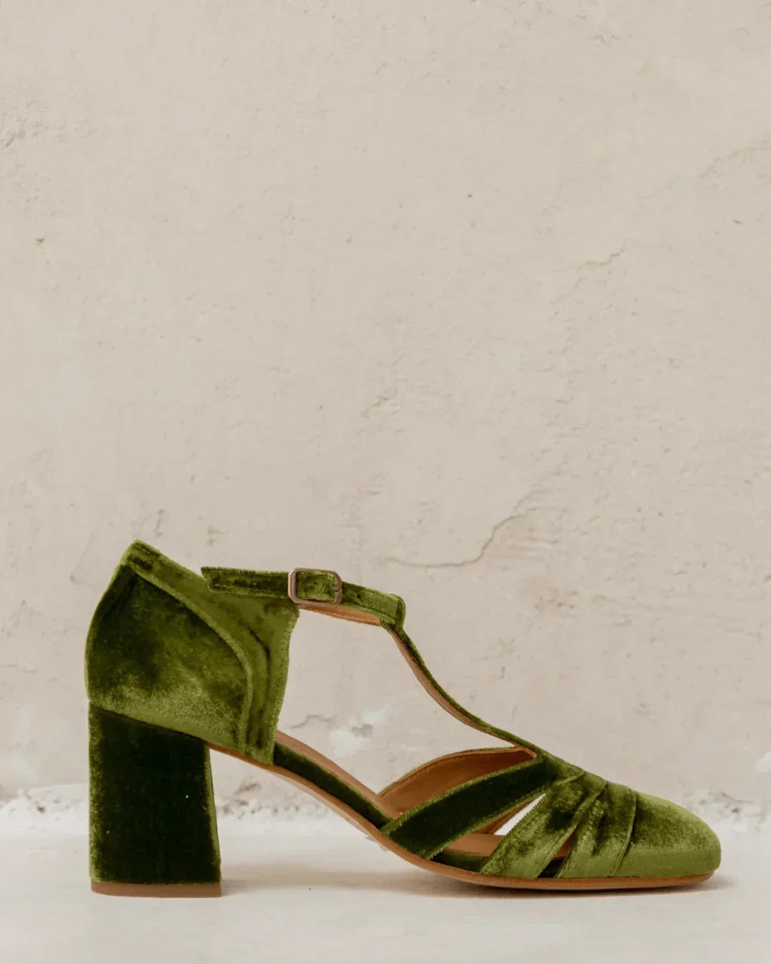 Schoenen met T-bandje en stabiele hak