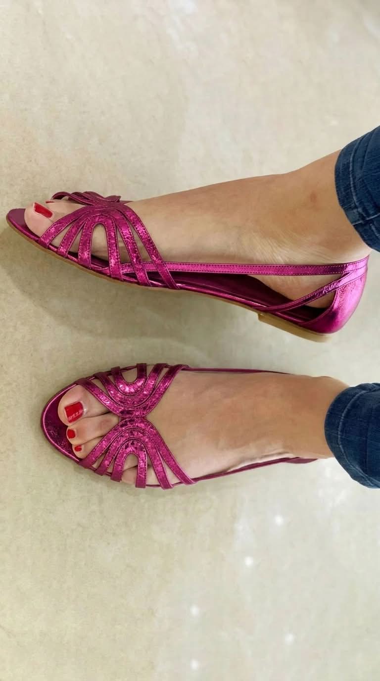 Éléonore gouden sandalen met fijne bandjes