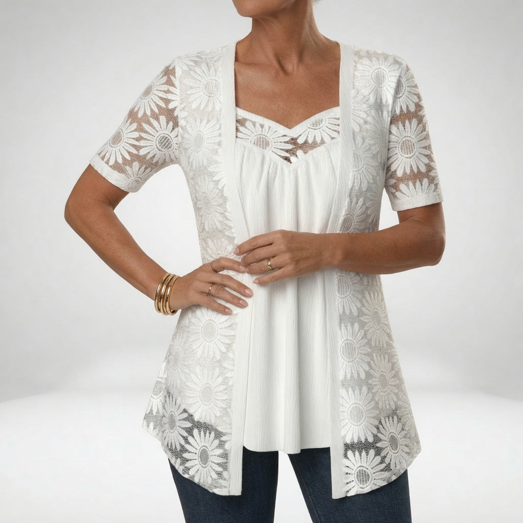 Prudence™ — Witte blouse met kant en korte mouwen: vrouwelijke elegantie