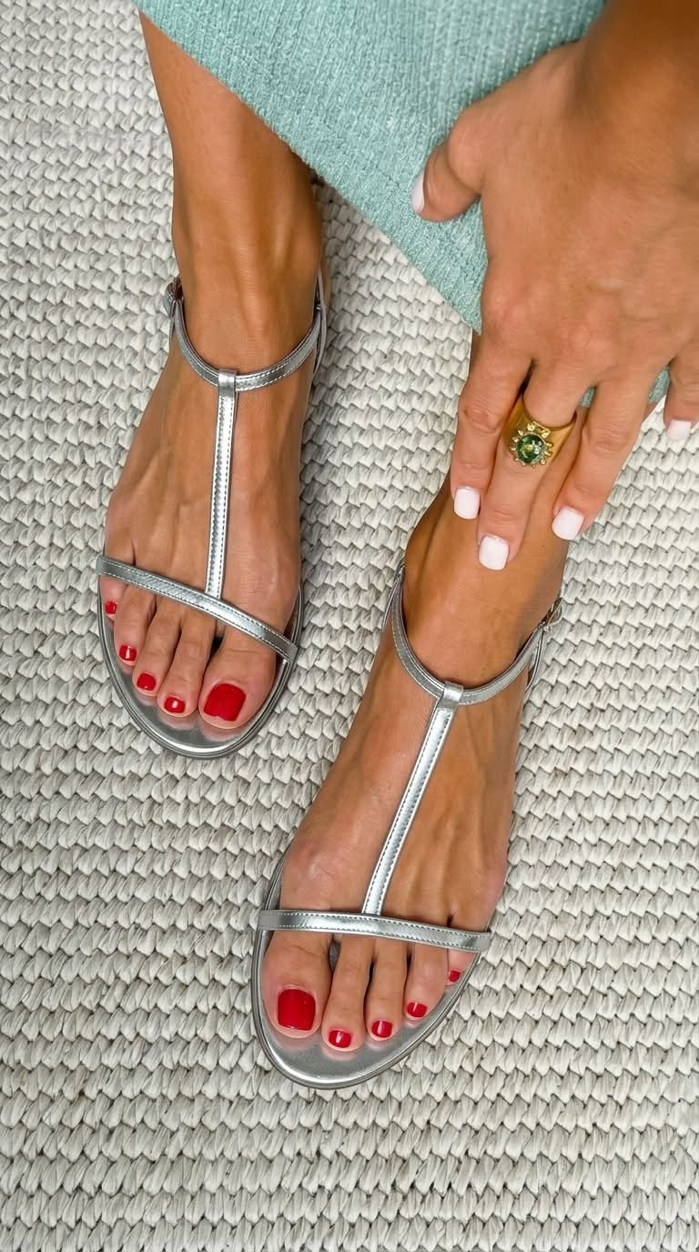Bianca gouden sandalen met smalle bandjes